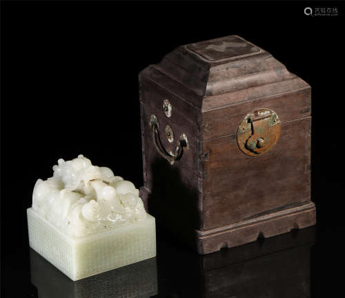 A CHINESE HETIAN WHITE JADE CARVED DRAGON POEM SEAL