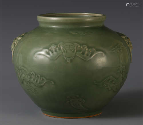 A CHINESE PORCELAIN CELADON GLAZE DOUBLE HANDLE JAR