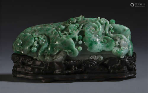 AN ANCIENT CHINESE JADEITE CARVED BEAST PATTERN TABLE ITEM