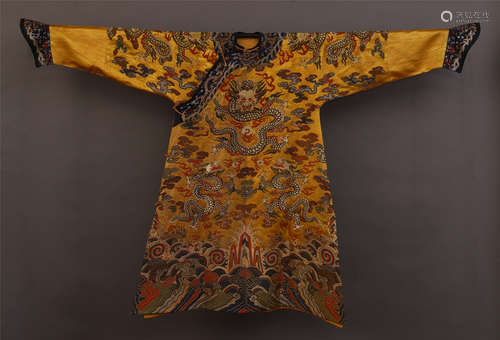 CHINESE YELLOW EMBROIDERY DRAGON TMPERIAL ROBE