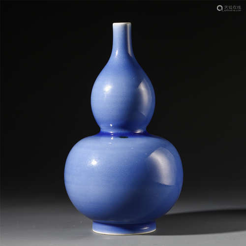 A CHINESEPORCLEAIN BLUE GLAZE GOURD BOTTLE