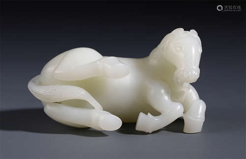 A CHINESE HETIAN WHITE JADE CARVED HORSE TABLE ITEM