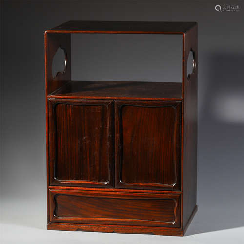 A CHINESE ROSEWOOD  DISPLAYING CABINET