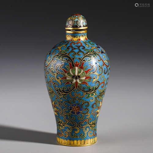 A SMALL CHINESE CLOISONNE FLOWER SNUFF BOTTLE