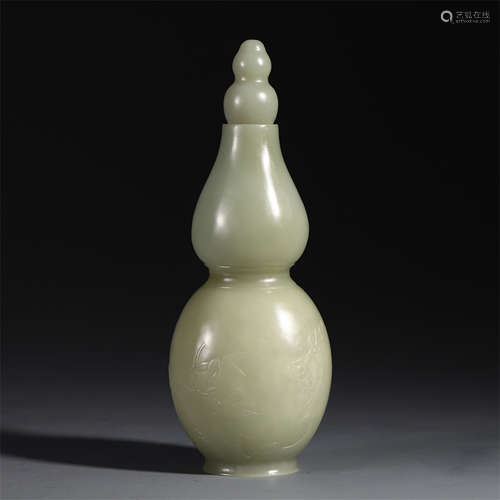 A CHINESE ANCIENT JADE CARVED FLOWER GOURD LIDDED VASE