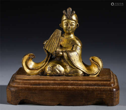 A CHINESE GITL BRONZE SEATED BEAUTY FIGURE TABLE ITEM