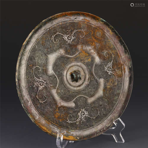 A CHINESE ANCIENT BRONZE ROUND MIRROR CARVED BEAST