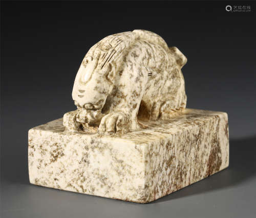 A CHINESE ANCIENT STONE CARVED BEAST SEAL