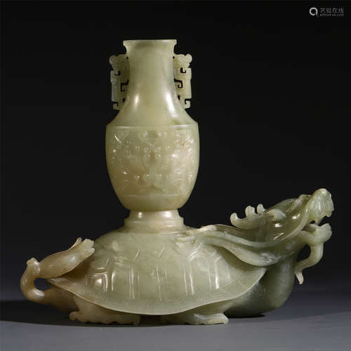 A CHINESE ANCIENT JADE CARVED TORTOISE UNDER VASE