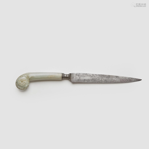 A Mughal kard dagger with carved pale …