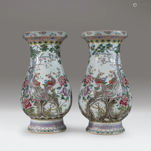 A pair of Chinese famille rose-decorated 