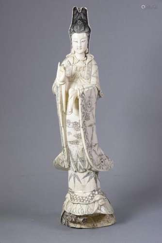 CHINE XXe siècle Guanyin de protection et de ferti…