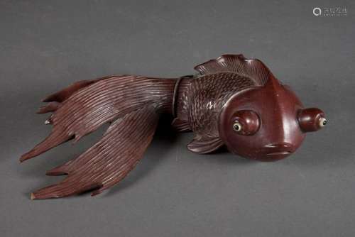 JAPON Vers 1900 Poisson rouge aux yeux globuleux, …