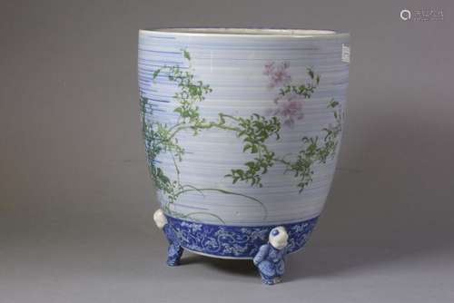 CHINE Début du XXe siècle Cache pot en porcelaine,…