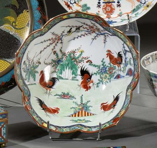 CHINE XXe siècle Petite coupe polylobée en porcela…