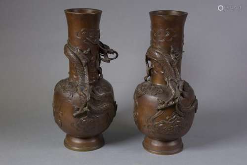 JAPON Epoque MEIJI (1868 1912) Paire de vases en b…