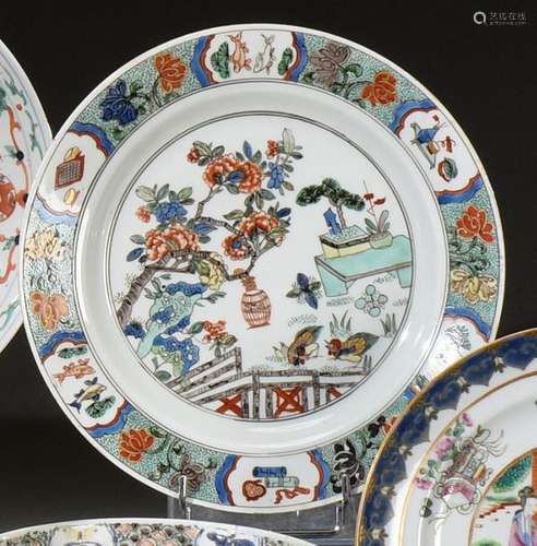 CHINE Fin du XIXe siècle Assiette en porcelaine, à…