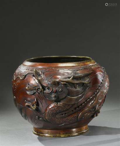 JAPON Epoque MEIJI (1868 1912) Cache pot en bronze…