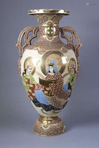 JAPON, Satsuma XXe siècle Imposant vase balustre s…