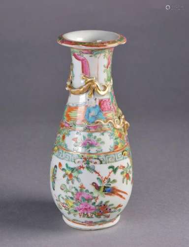 CHINE, Canton Vers 1900 Vase en porcelaine de form…