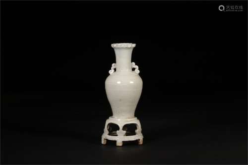 A Chinese Hutian-Type Glazed Porcelain Vase