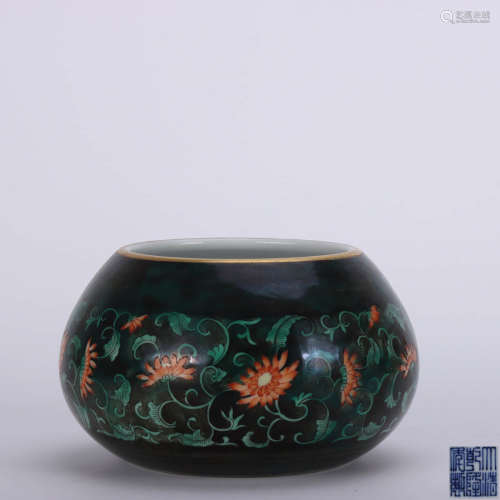 A Chinese  Floral Twine Pattern Porcelain Water Pot