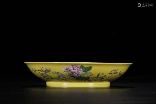 A Chinese Yellow Land Flower&Plants Painted Porcelain Plate