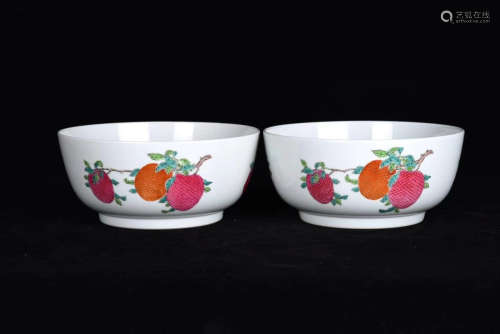 A Pair of Chinese Famille Rose Porcelain Bowls