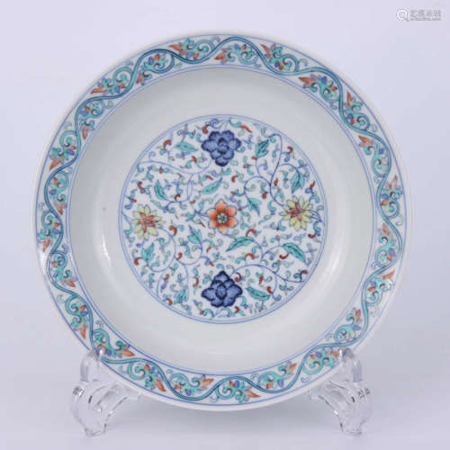 A Chinese Doucai  Twine Pattern Porcelain Plate