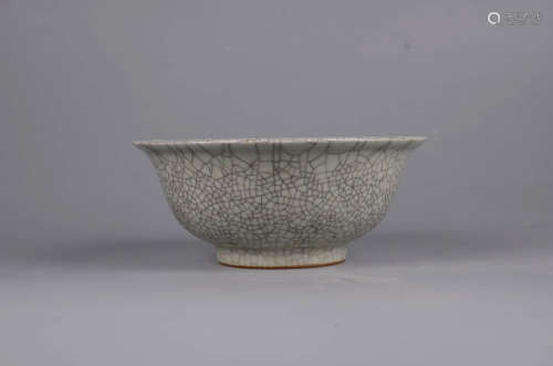 A Chinese Ge Glazed Porcelain Bowl