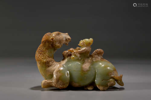 A Chinese Jade Long Neck Beast Ornament