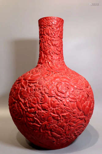 A Chinese Porcelain Vase