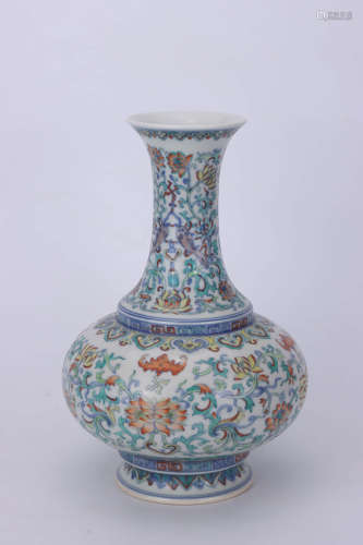 A Chinese Doucai  Twine Pattern Porcelain Vase