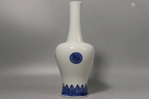 A Chinese White Glazed Blue and White Porcelain Vase