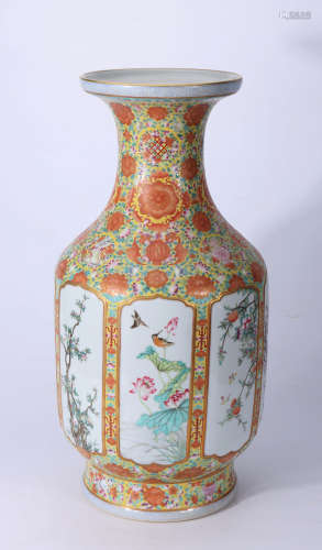 A Chinese Flower&Bird Pattern  Porcelain Vase