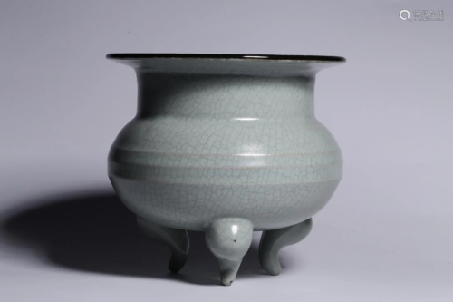 CHINESE RU-STYLE WARE PORCELAIN TRIPO…