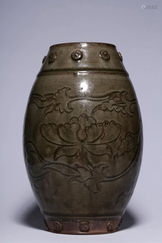 YAOZHOU KILN 'PEONY' ENGRAVED POR…