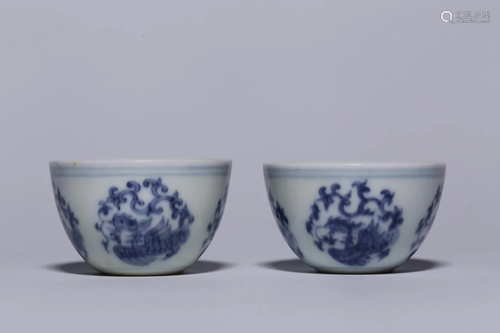 PAIR OF BLUE AND WHITE 'PHOENIX' PORCE…