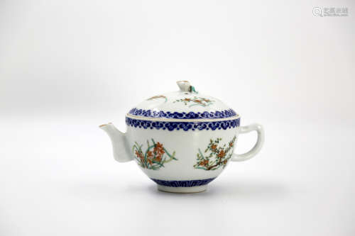 Chinese Qing Dynasty Tongzhi Period Porcelain Pot
