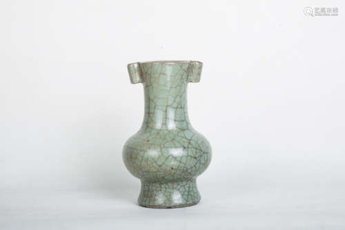 Chinese Song Dynasty Guan Glaze Porcelain Bottle
