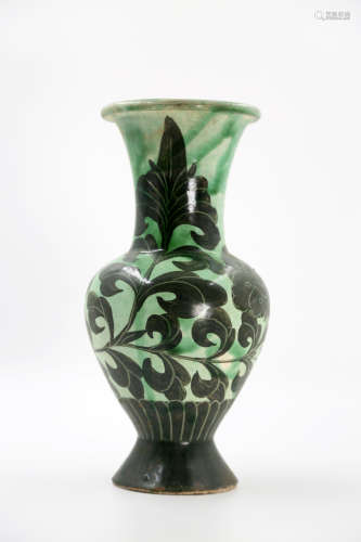 Chinese Cizhou Kiln Green Glaze Porcelain Vase