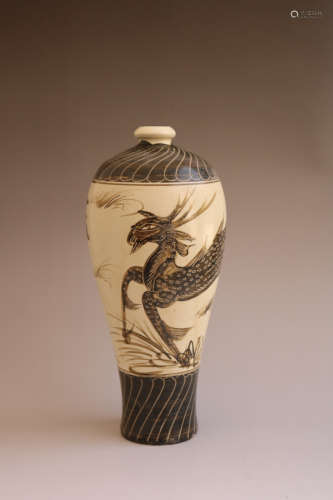 Chinese Cizhou Kiln Porcelain Dragon Pattern Bottle