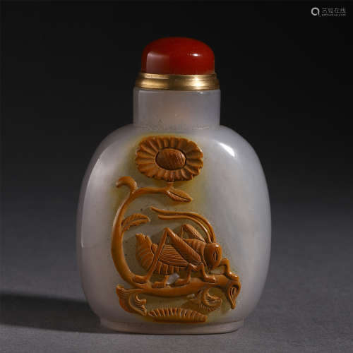 CHINESE AGATE CARVED INSECT SNUFF BOTTLE