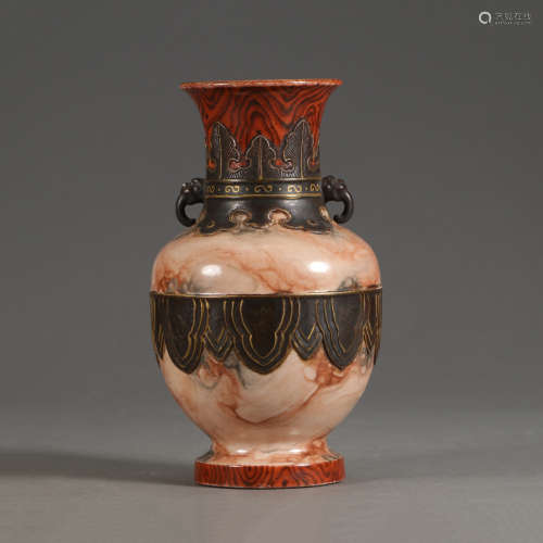 CHINESE PORCLEAIN DOUBLE HANDLE VASE