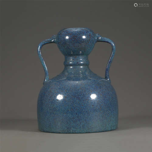 CHINESE PORCLEAIN DOUBLE HANDLE VASE