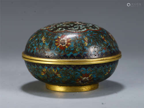 A CHINESE CLOISONNE ENAMEL FLOWER ROUND LIDDED BOX