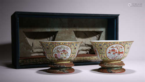 A PAIR OF CHINESE YELLOW GLAZE PORCELAIN BOWLS