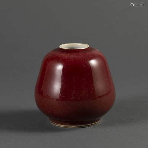 清十八世纪 红釉水盂