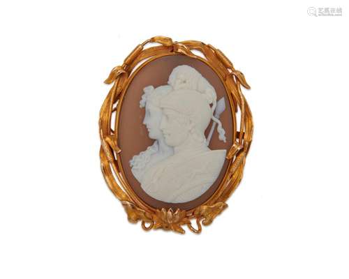 14K Gold and Carved Agate Cameo Brooch