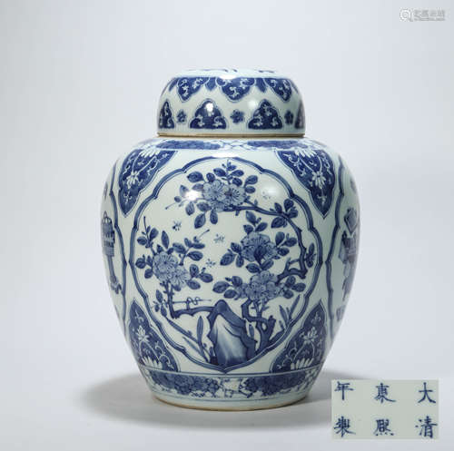 White and Blue Pottery Pot from Qing